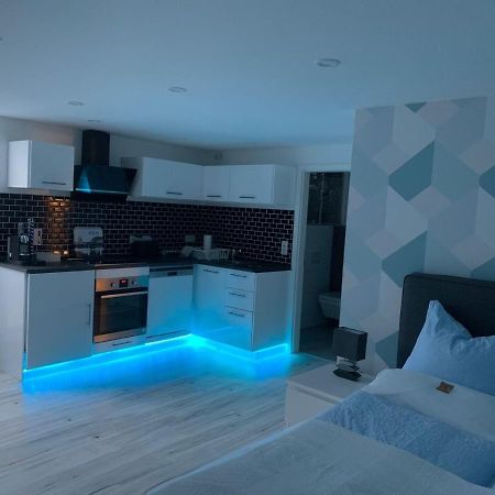 Modern Renovated Apartment Suited For Business Consultants - In Close Distance To Dt, Dhl And Un Campus - Reserved Parking Bonn Zewnętrze zdjęcie
